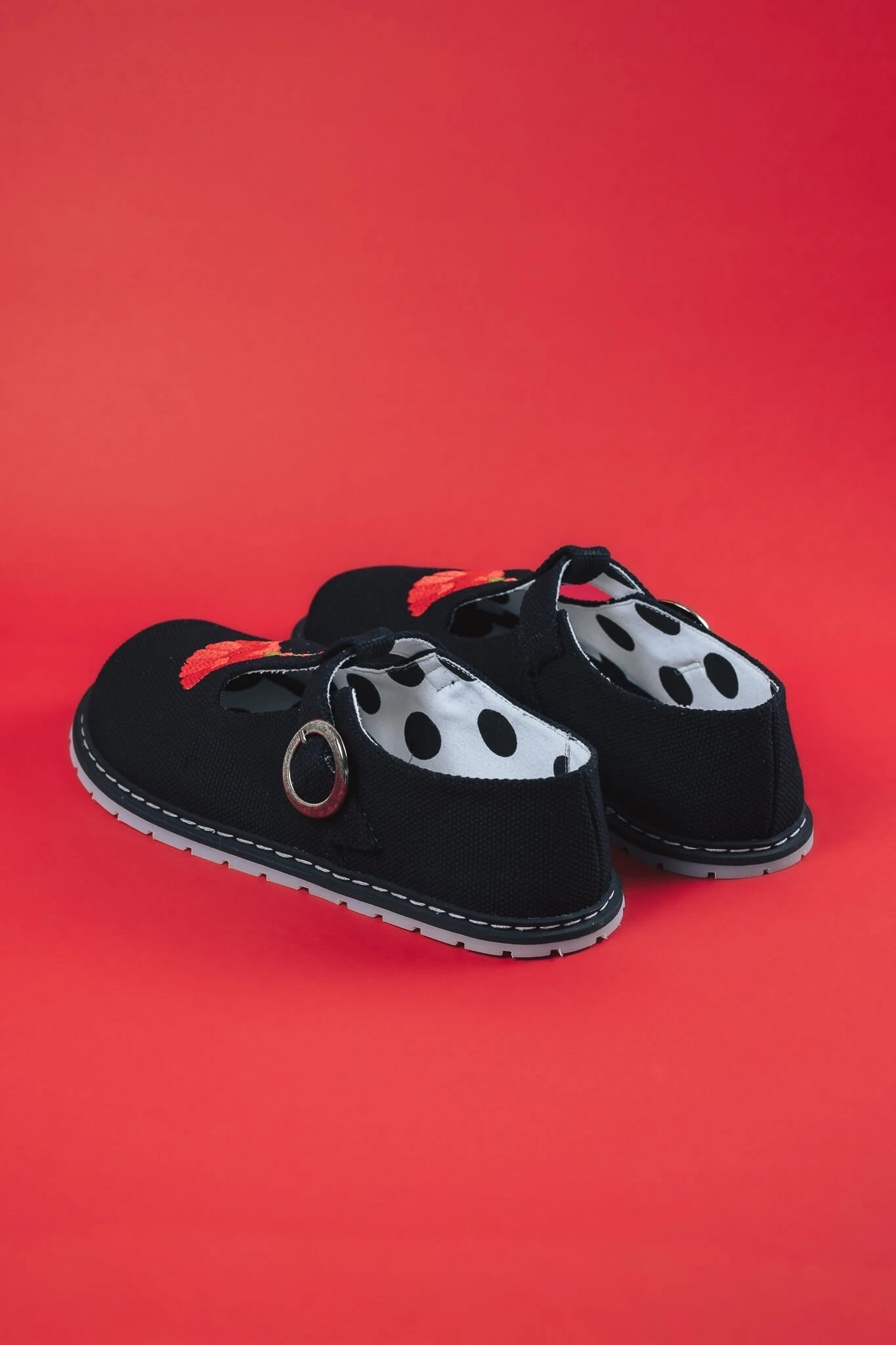 Босоногие туфли Sambas the bambas Claveles — чёрные с вышивкой, фото 4